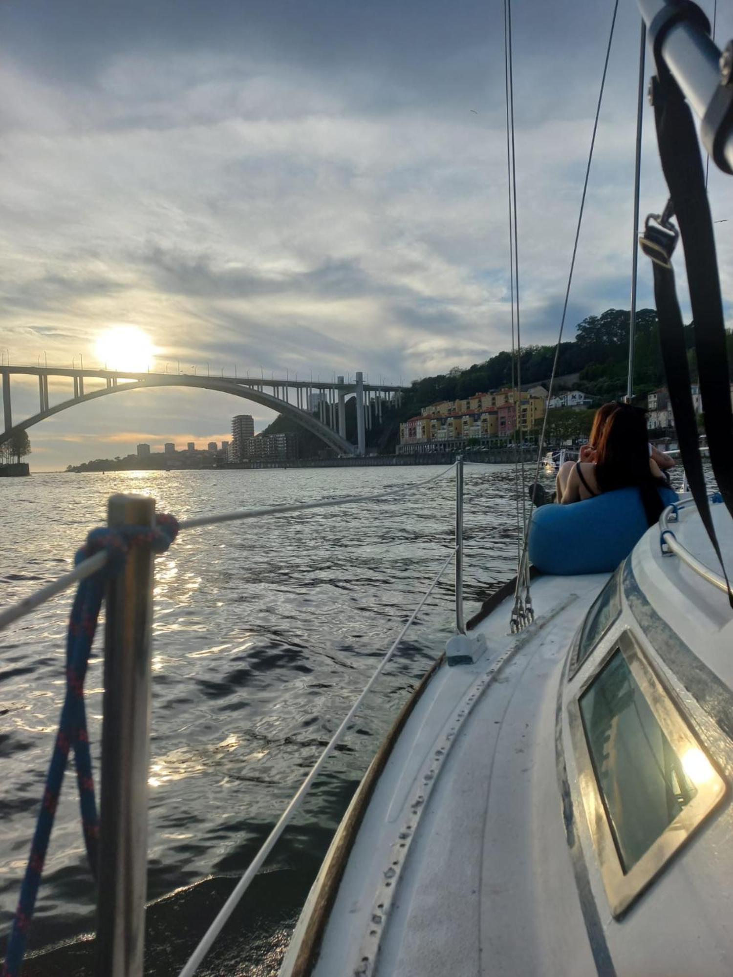 Navegar No Douro - Navegacao E Turismo Unipessoal, Lda Hotel บีลาโนวาเดกายา ภายนอก รูปภาพ