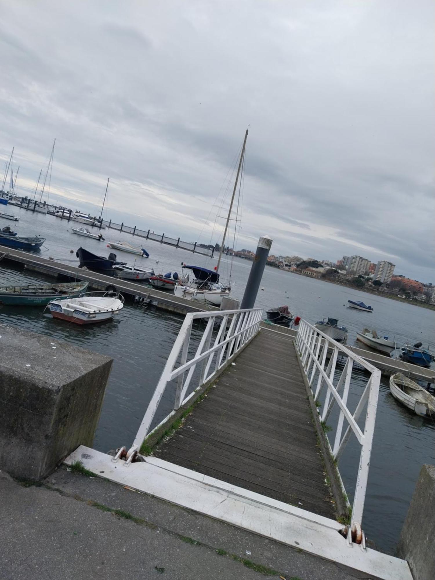 Navegar No Douro - Navegacao E Turismo Unipessoal, Lda Hotel บีลาโนวาเดกายา ภายนอก รูปภาพ